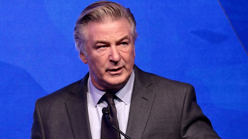 The family of Halyna Hutchins settles with Alec Baldwin.